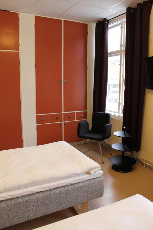 Stationshusets Hotell Och Cafe Köping Quarto foto